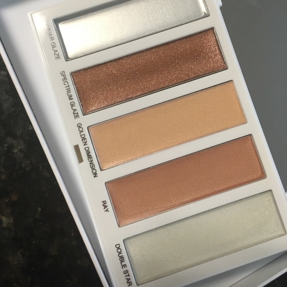 NWT PRO Dimensional Highlighting Palette - Picture 5 of 6